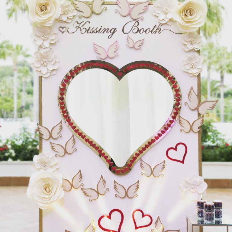 kissing booth