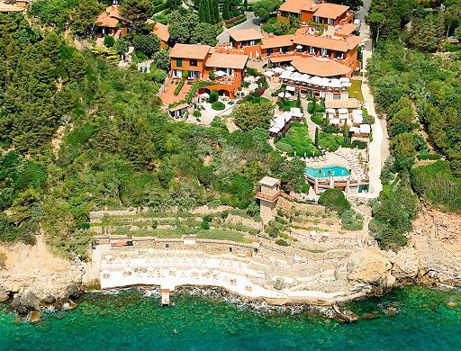 destination wedding in Tuscany on the seaside