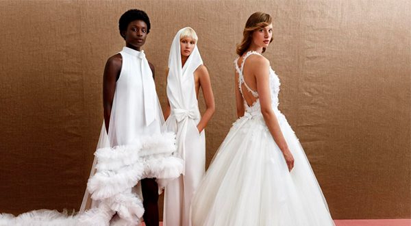 Viktor & Rolf sfila sulla passerella del Barcelona Bridal Fashion Week 2022