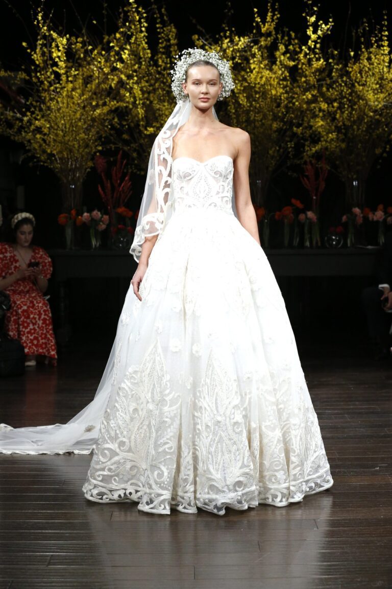 Naeem Khan Sposa Primavera 2023