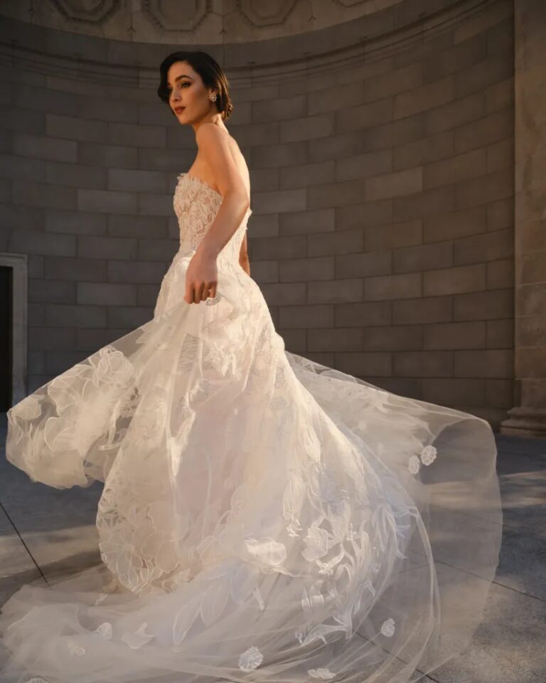 Oscar de la Renta bridal collection fall winter 2023