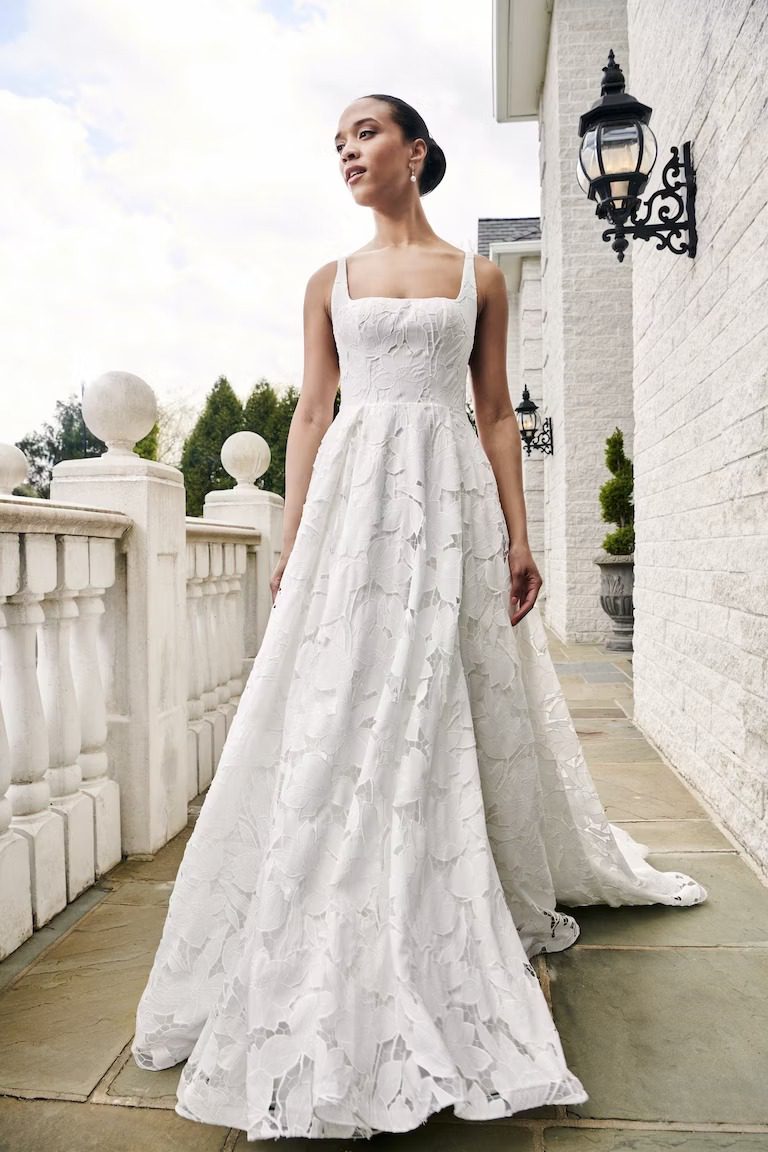 Collezione sposa primavera 2024 Eterna di Kelly Faetanini