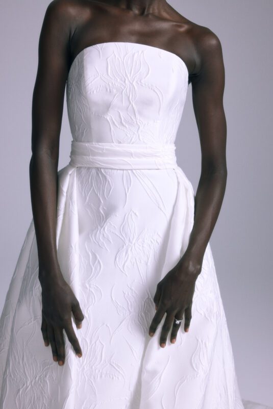 Collezione Sposa Autunno 2024 di Amsale