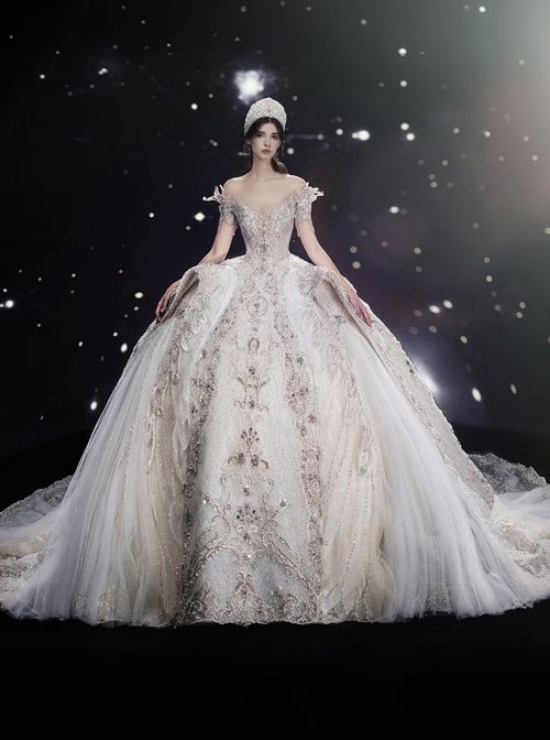 Collezione Fall 2024 di The Atelier Couture by Jimmy Choo