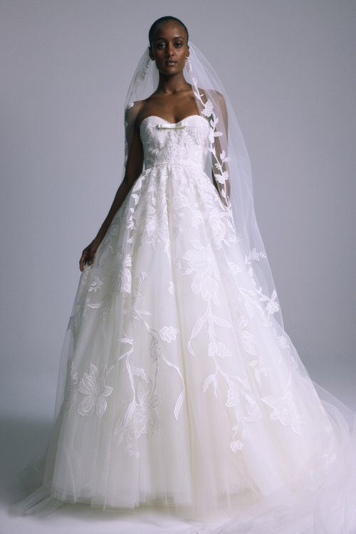 Collezione sposa primavera 2025 di Amsale
