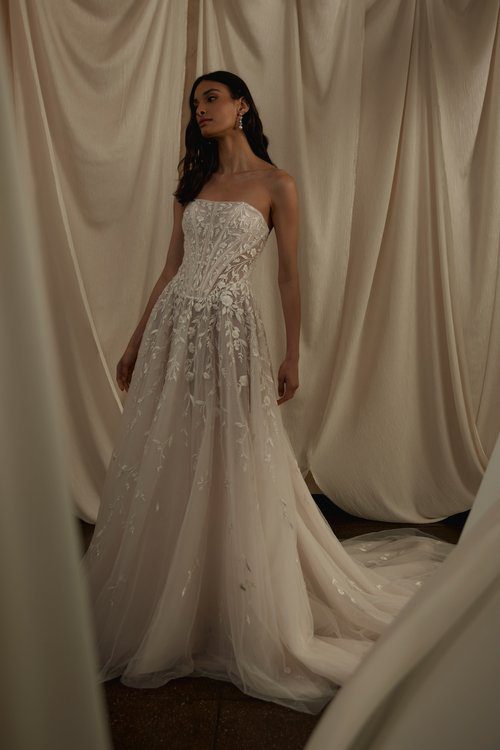 Collezione Sposa Primavera 2025 di Enaura