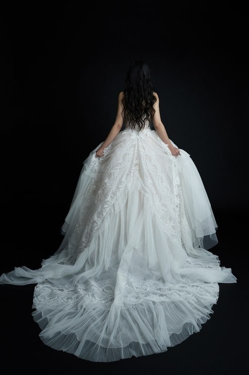 Collezione Sposa Fall 2025 di Jaclyn Whyte