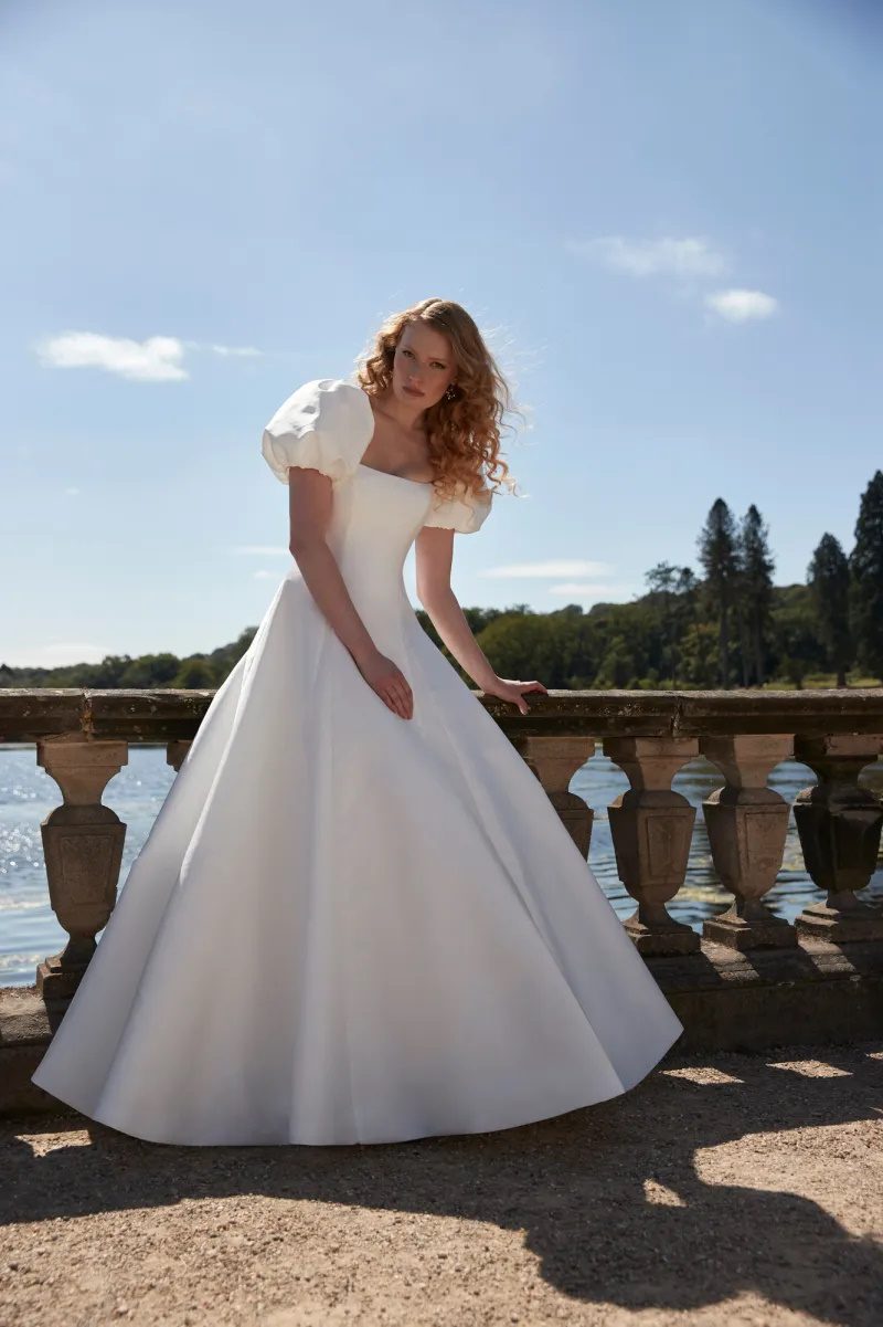 Collezione Sposa Fall 2025 Sassi Holford