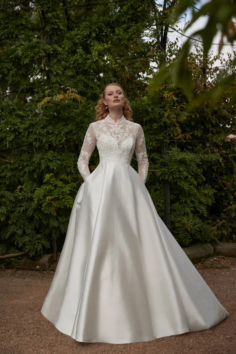 Collezione Sposa Fall 2025 Sassi Holford