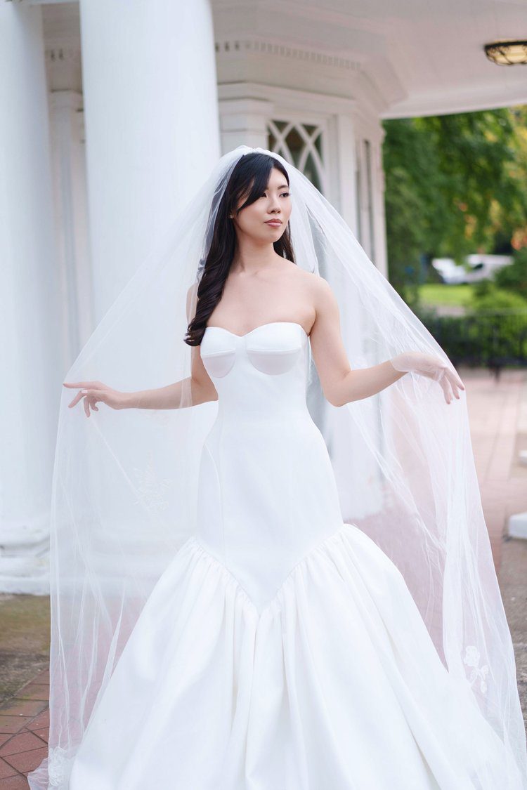 collezione sposa Fall 2025 di Andrea A. Osei